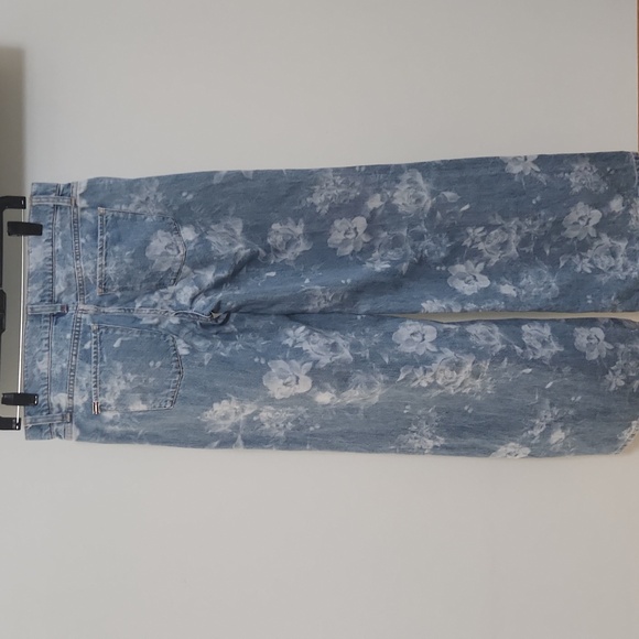 Alice + Olivia Trish Low Rise Baggy Jean - Picture 6 of 6